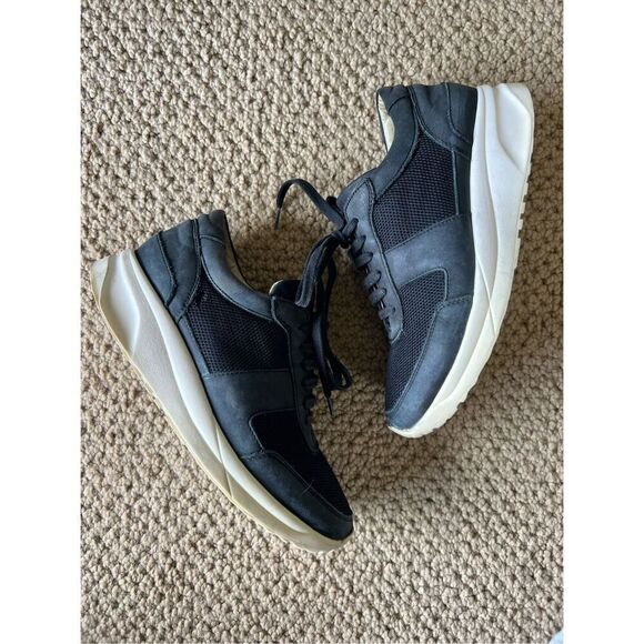 Common Projects Sneakers - Picture 1 of 7